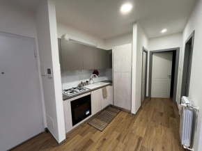 New Apartment With Parking for 6 people near Metro